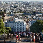Rue Des Saules Townhouse By Onefinestay