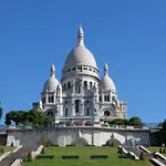 Rue Des Saules Townhouse By Onefinestay