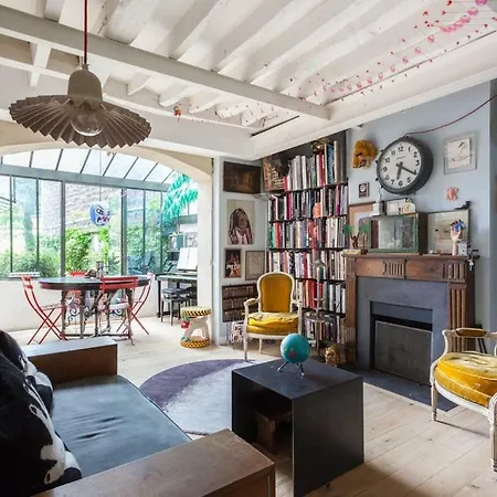 Rue Des Saules Townhouse By Onefinestay Apartment Paris